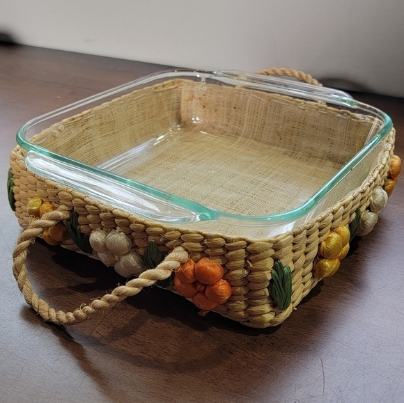 Vintage Basket with flowers and Jute Handles for serving Spring Easter Brunch - Picture 8 of 17